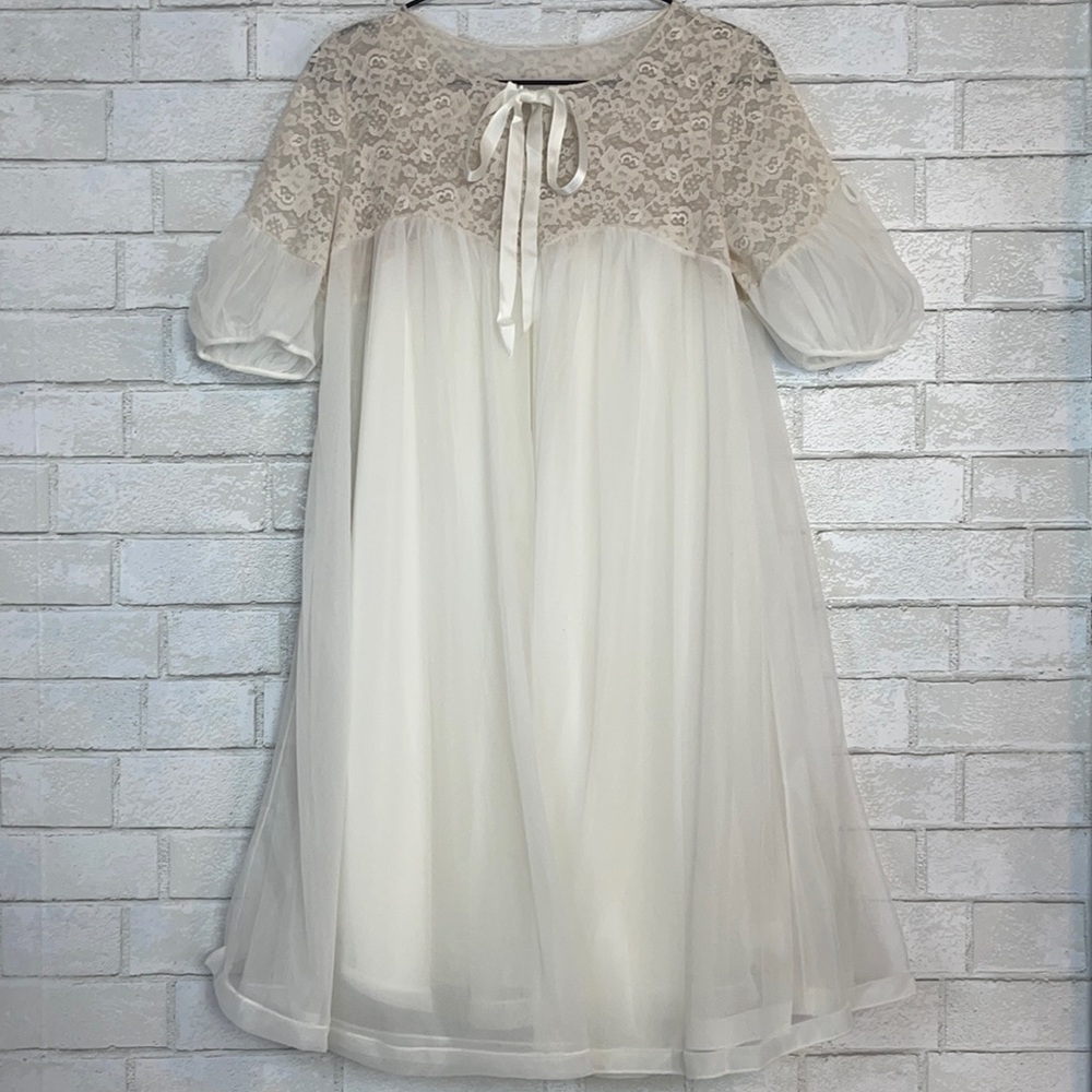 Vintage Cream Lace Trim Nightgown